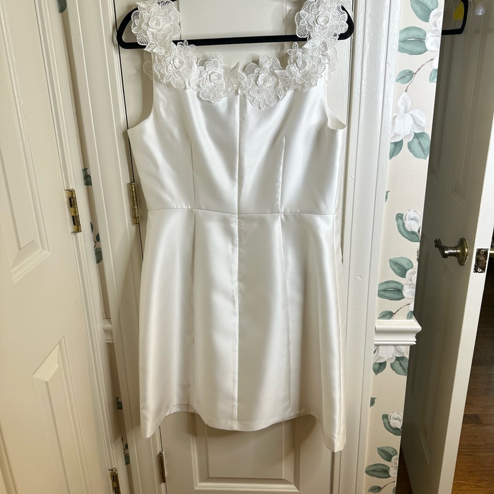 Adrianna Papell White Mikado with floral accents Detail Dress - Picture 5 of 7